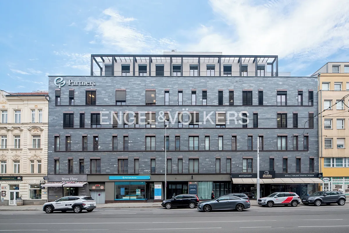 Pronájem kanceláře 152 m²
