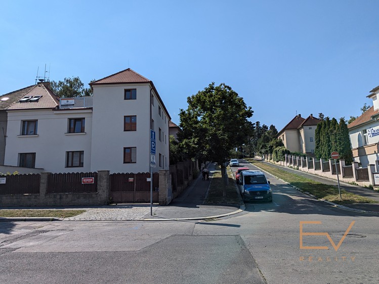 Pronájem bytu 3+kk, 110 m² (22 z 22)