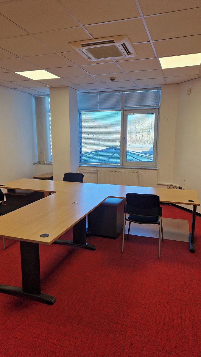 Pronájem kanceláře 27 m², Znojmo – fotka 1 z 3