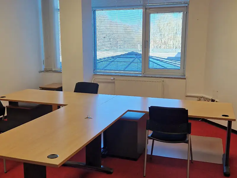Pronájem kanceláře 27 m², Znojmo – náhled fotky 1