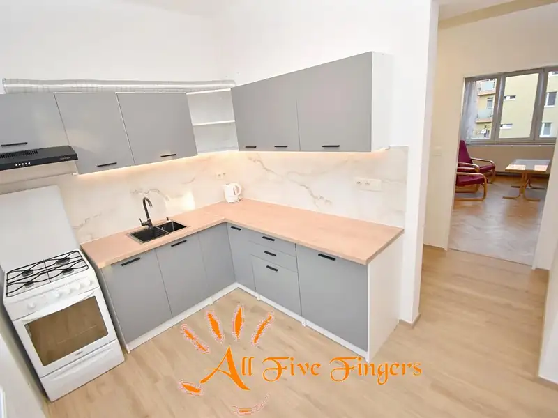 Pronájem bytu 4+1 80 m², Kolín – náhled fotky 2
