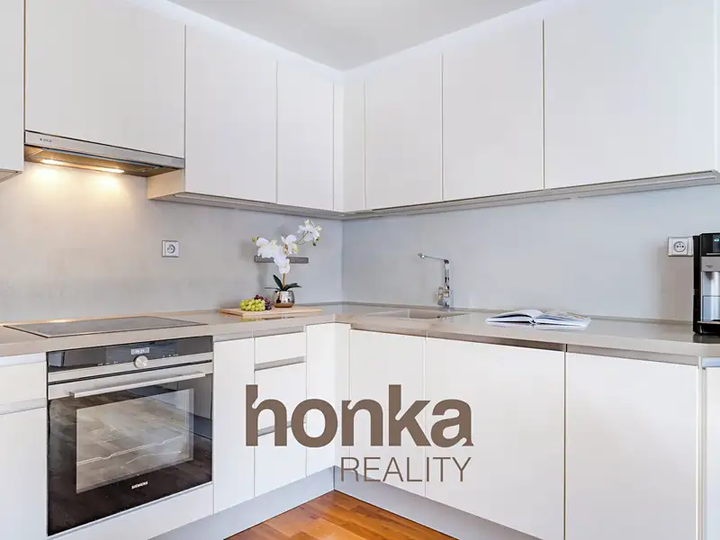 Prodej bytu 5+kk 150 m², Praha – náhled fotky 2