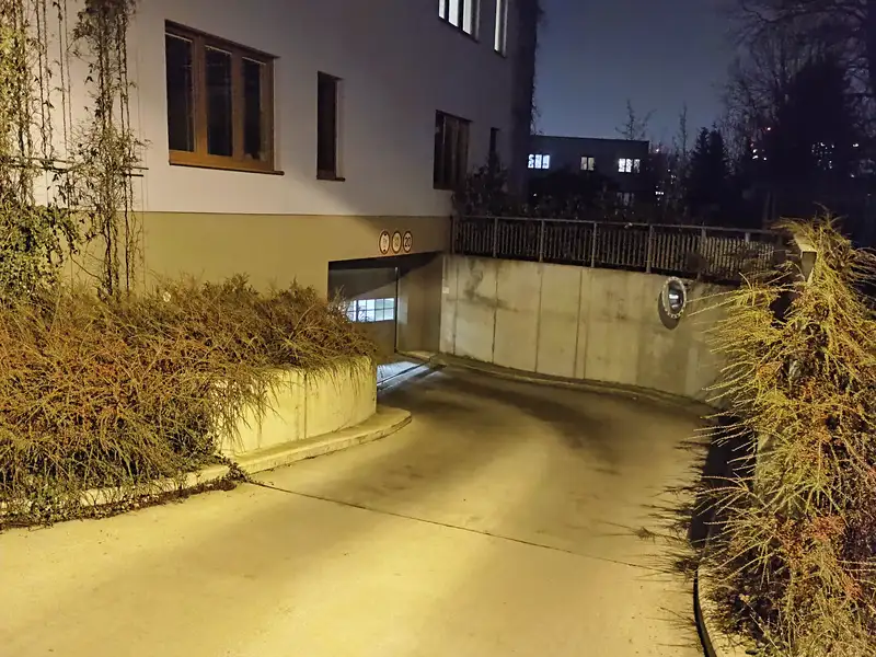 Prodej garážového stání 19 m², Praha – náhled fotky 1