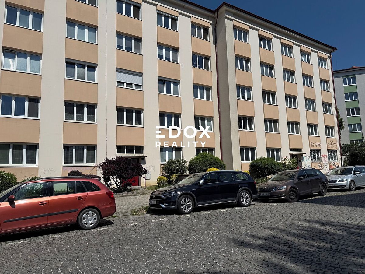 Prodej bytu 2+1 61 m², Praha – fotka 1 z 3