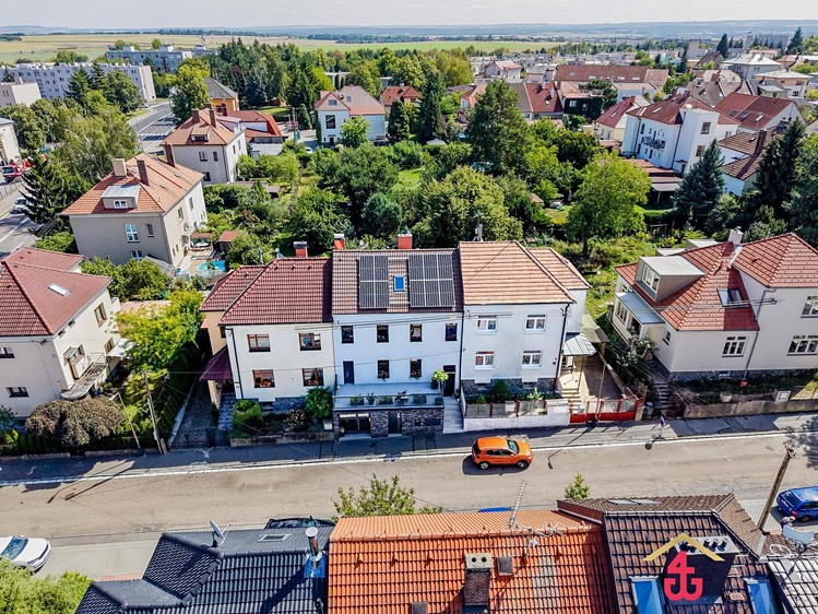 Будинок на продаж, 257 м² (2 з 32)