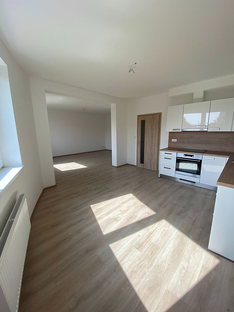Pronájem bytu 2+1 78 m², Louny – fotka 1 z 3