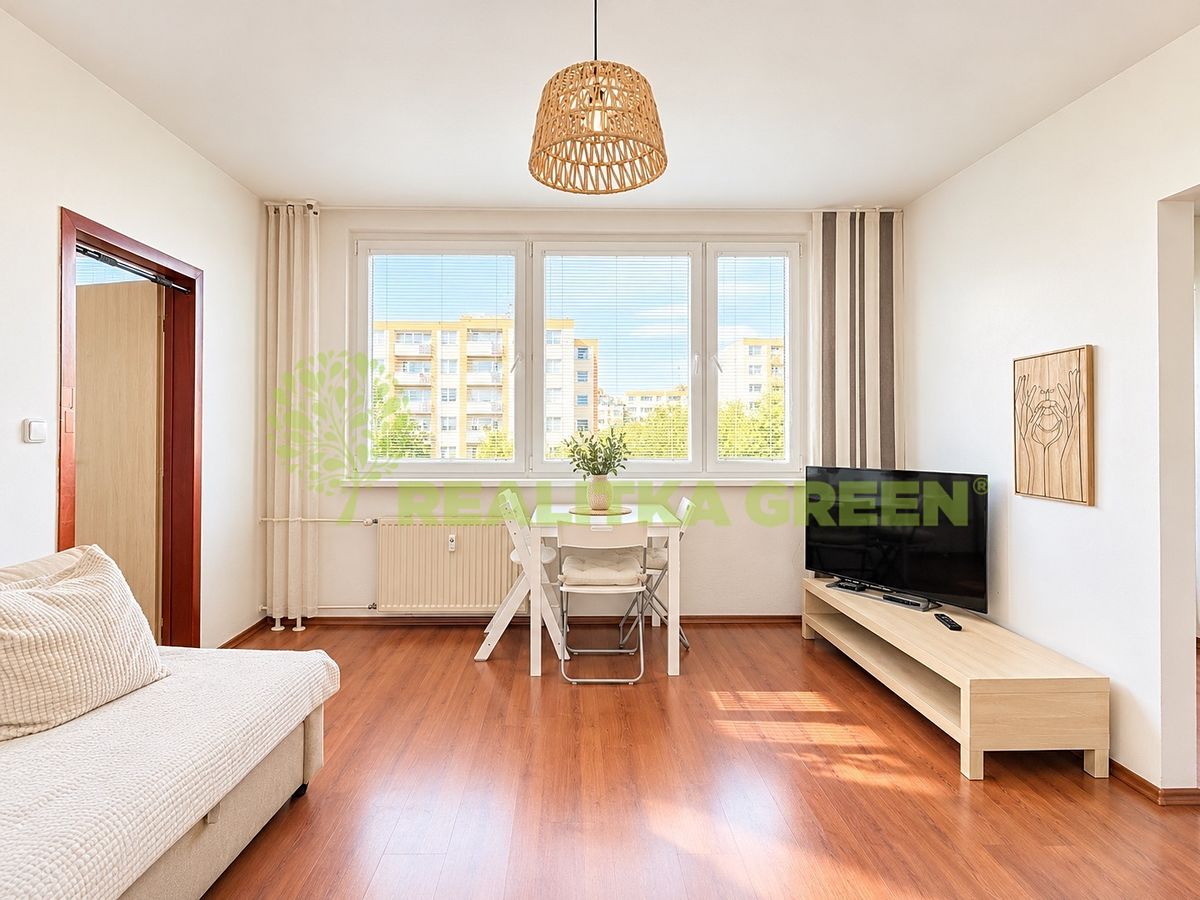 Pronájem bytu 2+kk 47 m² – fotografie 3