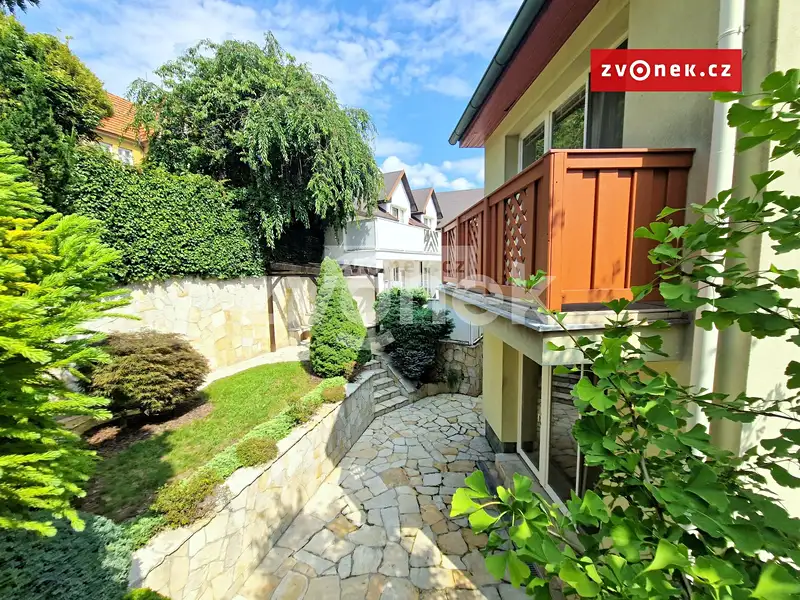 Pronájem rodinného domu 270 m², pozemek 200 m², Zlín – náhled fotky 2