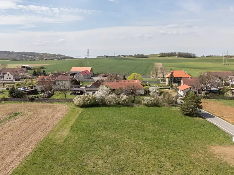 Prodej stavebního pozemku 1254 m², Měňany – náhled fotky 3