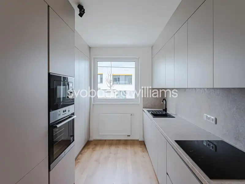 Pronájem rodinného domu 114 m², pozemek 137 m², Praha – náhled fotky 2