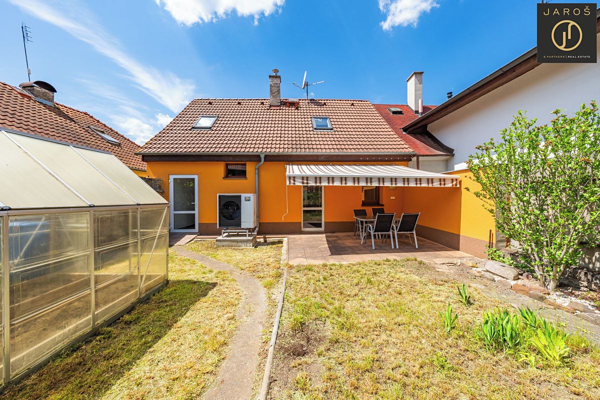 Prodej rodinného domu 102 m², pozemek 312 m², Hostomice – fotka 1 z 3