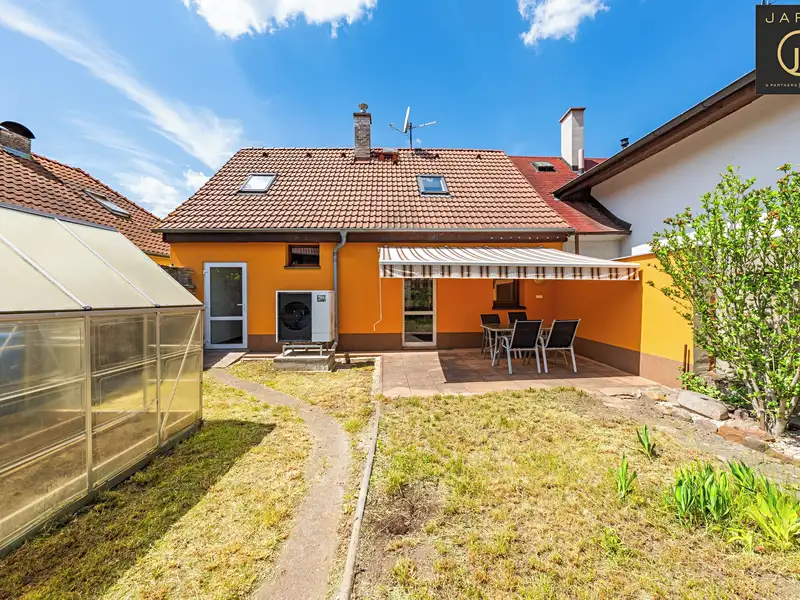 Prodej rodinného domu 102 m², pozemek 312 m², Hostomice – náhled fotky 1