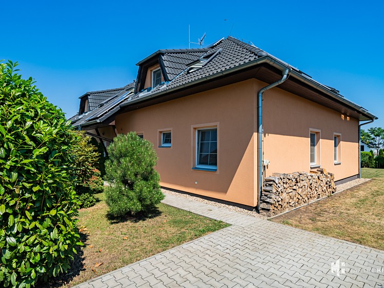 Prodej domu, 153 m² (1 z 48)