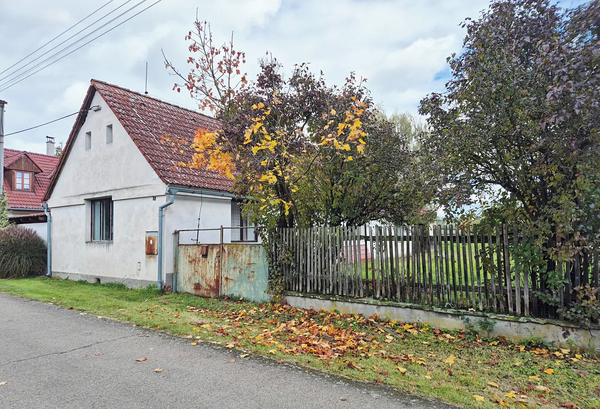 Prodej rodinného domu 100 m², pozemek 2154 m²