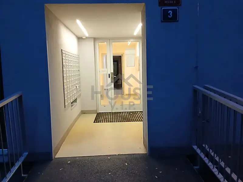 Prodej bytu 2+kk 55 m², Praha – náhled fotky 1