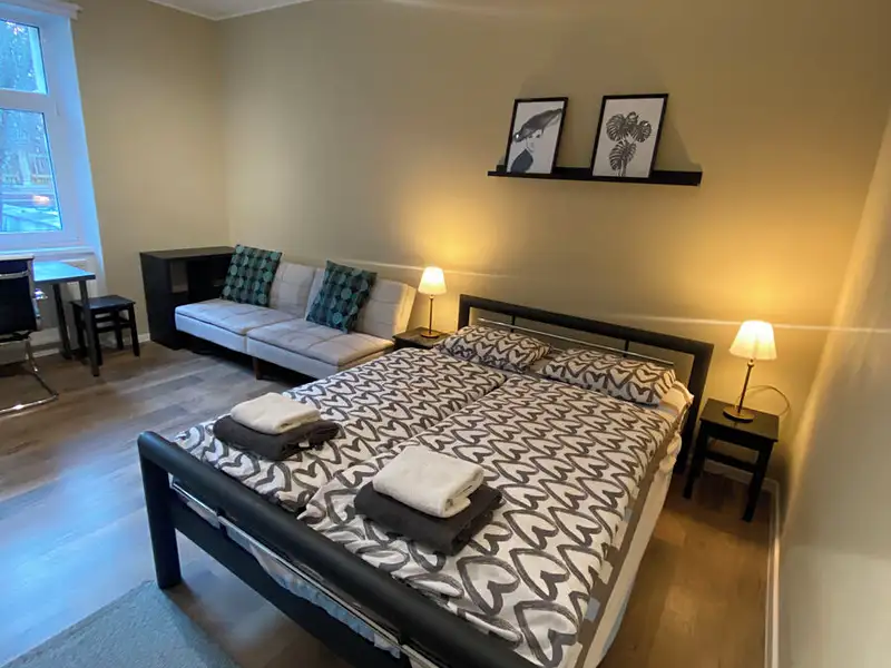 Pronájem bytu 1+1 38 m², Praha – náhled fotky 1
