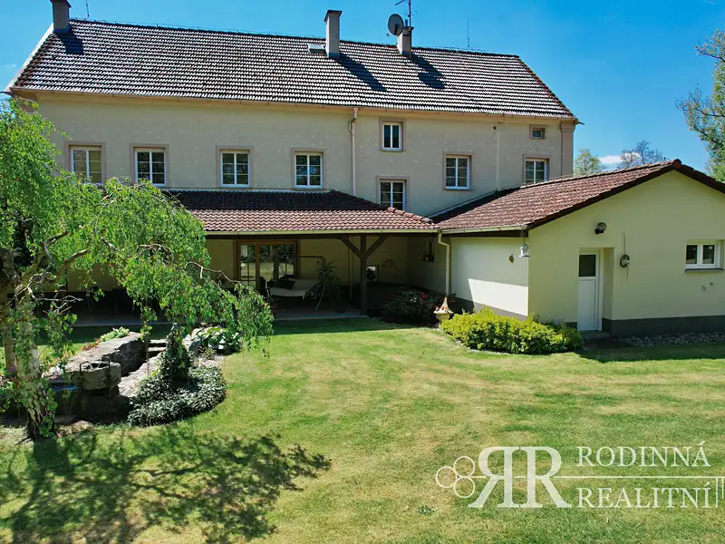 Prodej vícegeneračního domu 1000 m², pozemek 5534 m², Karlovy Vary – náhled fotky 3