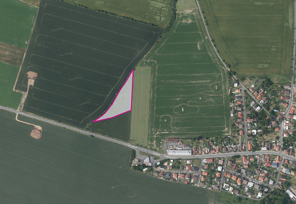 Prodej pole 6976 m², Suchdol – fotka 1 z 3