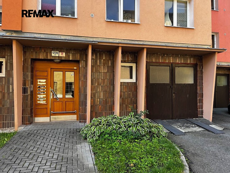 Pronájem bytu 3+kk, 77 m² (13 z 15)