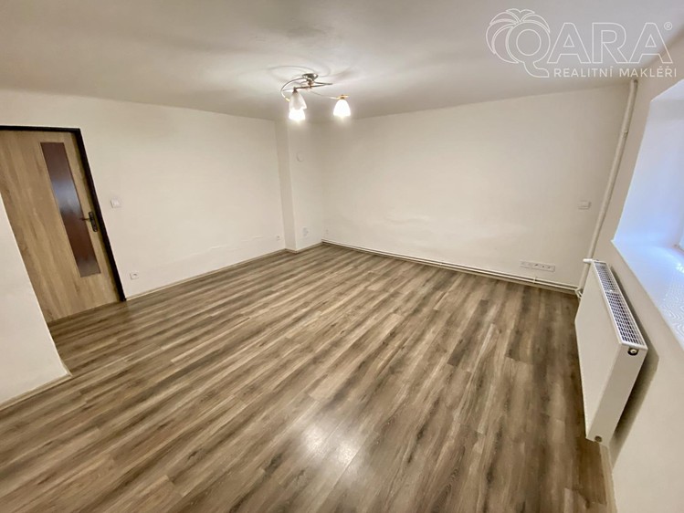 Pronájem bytu 1+1, 35 m² (3 z 16)