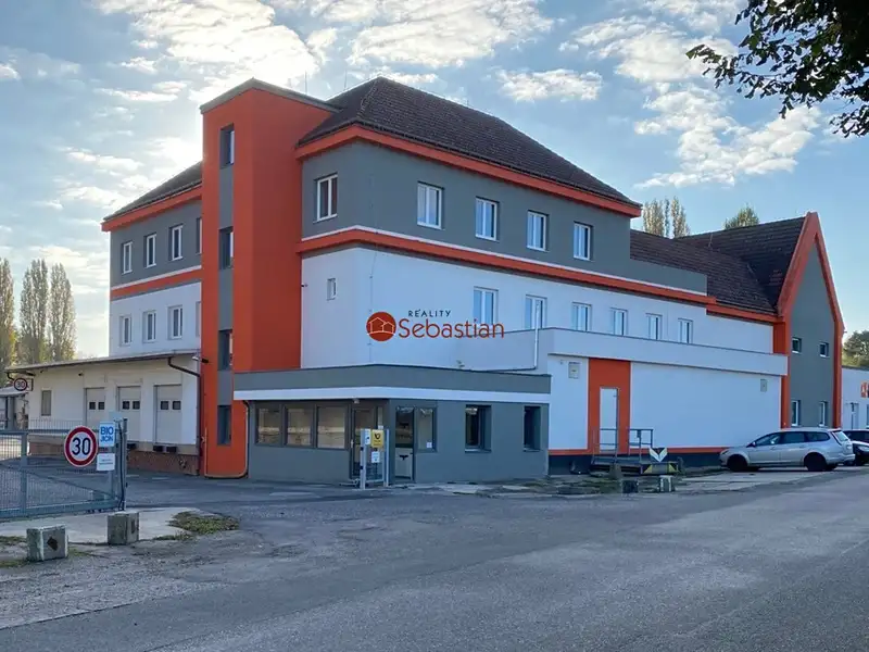 Pronájem obchodního prostoru 245 m², Jičín – náhled fotky 3