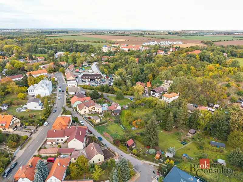 Prodej stavebního pozemku 547 m², Praha – náhled fotky 1