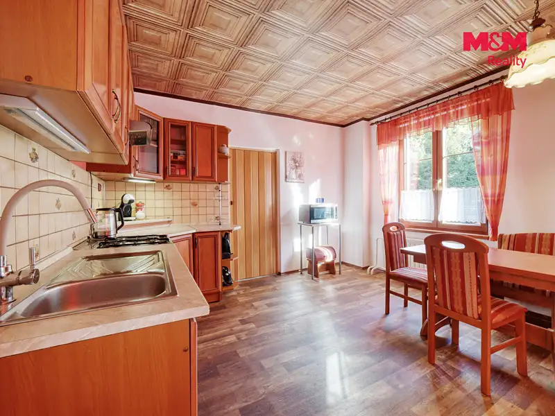 Prodej rodinného domu 247 m², pozemek 1456 m², Loket – náhled fotky 3