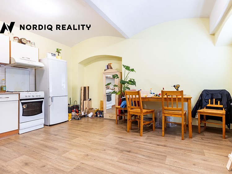 Prodej komerčního prostoru, 439 m² (33 z 39)