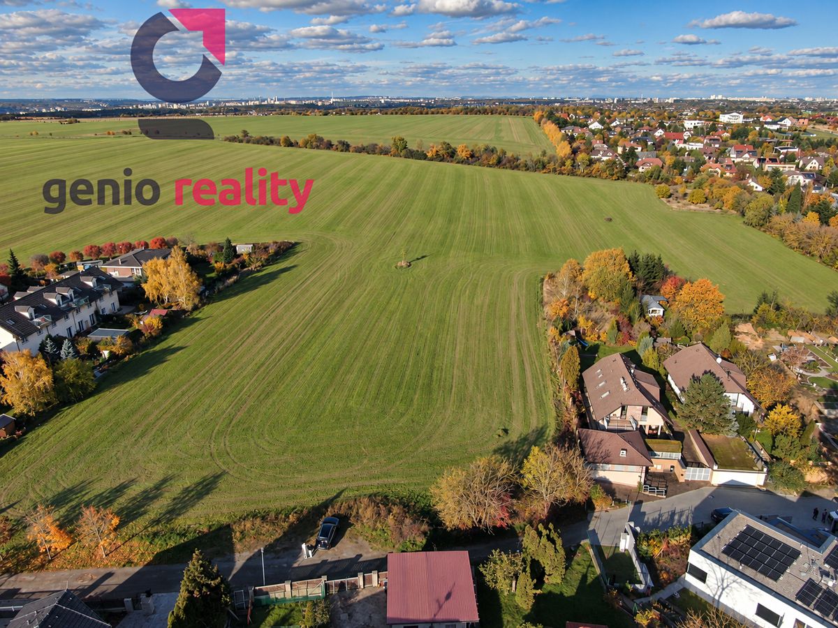 Prodej stavebního pozemku 6249 m², Dolní Břežany – fotka 1 z 3