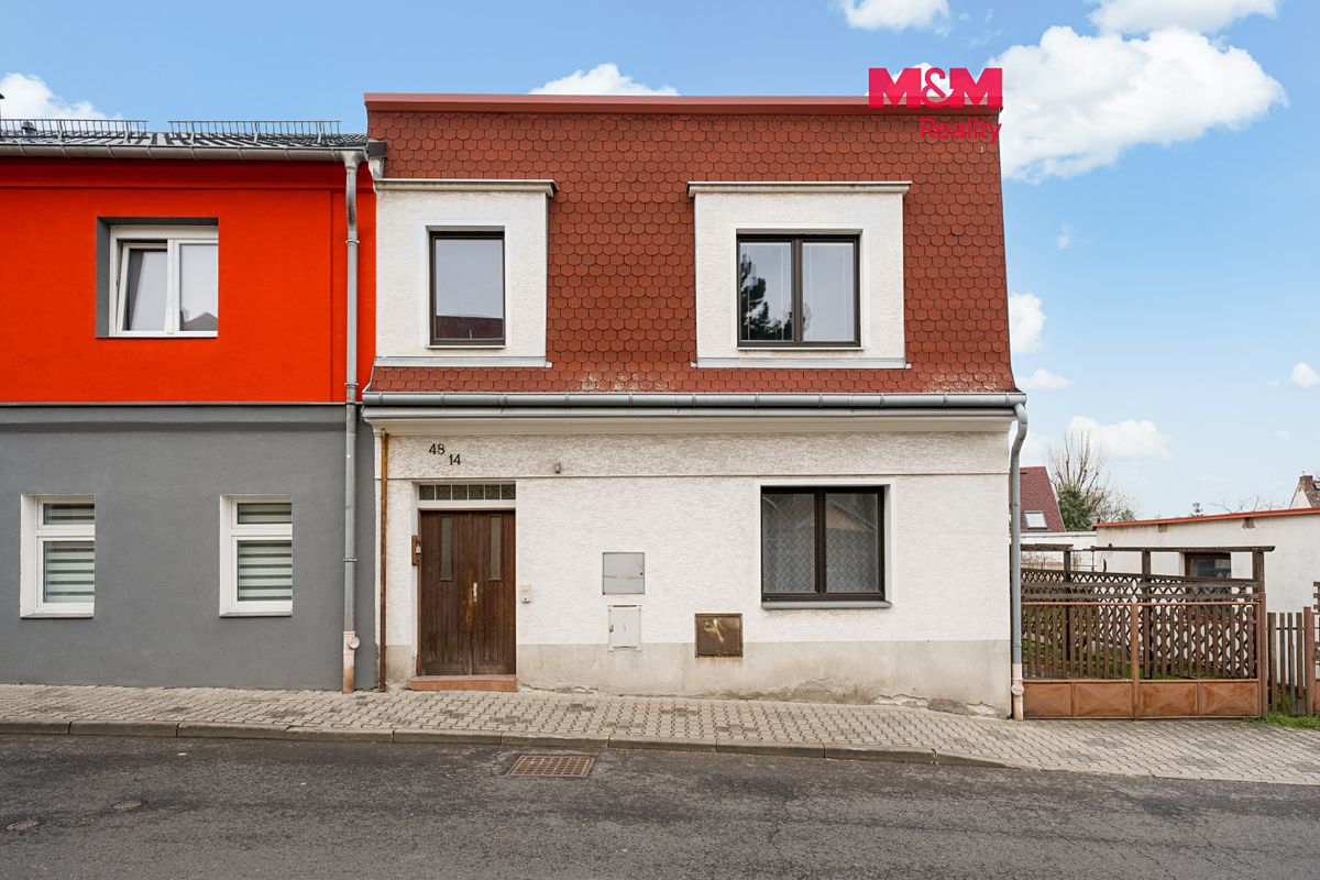 Prodej rodinného domu 150 m², pozemek 354 m², Dubí – fotka 1 z 3