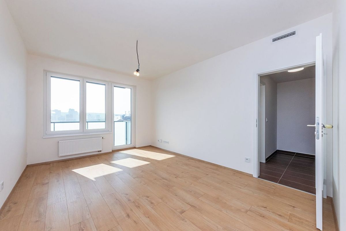 Pronájem bytu 2+kk 44 m² – fotografie 3