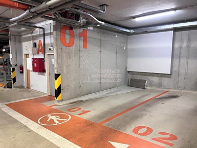 Pronájem garážového stání 15 m²