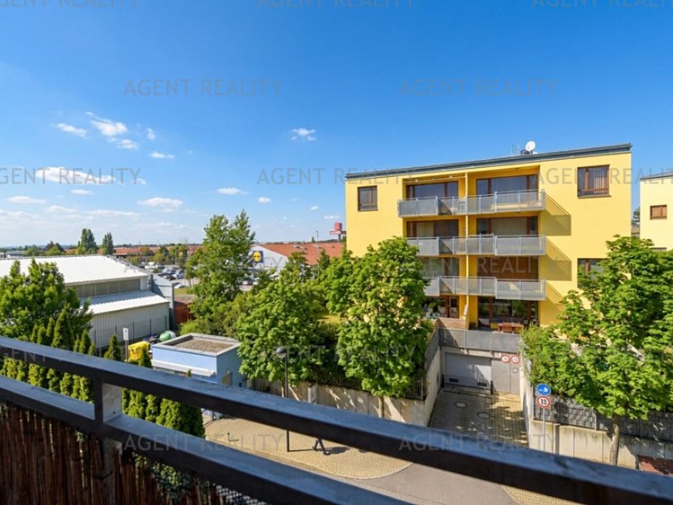 Pronájem bytu 2+kk, 51 m² (22 z 26)