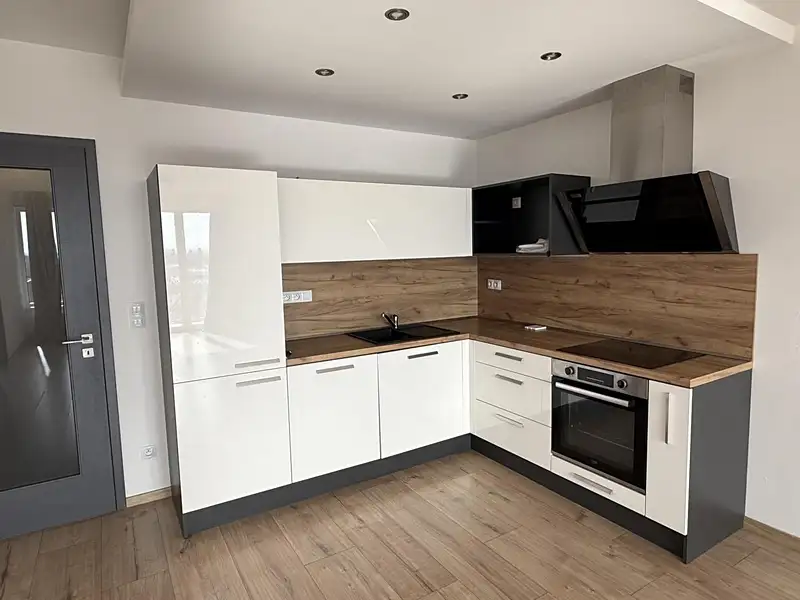 Pronájem bytu 2+kk 64 m², Pardubice – náhled fotky 1