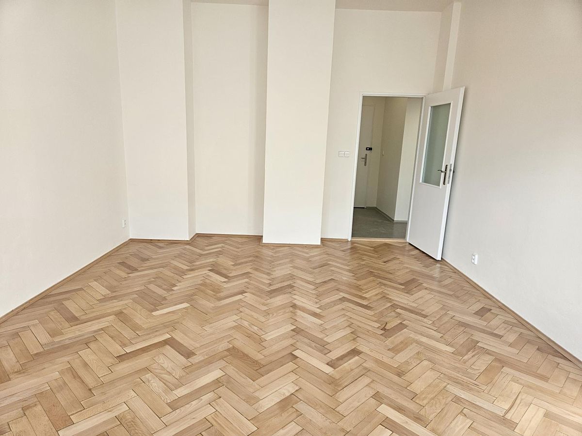 Pronájem bytu 2+1 81 m² – fotografie 4