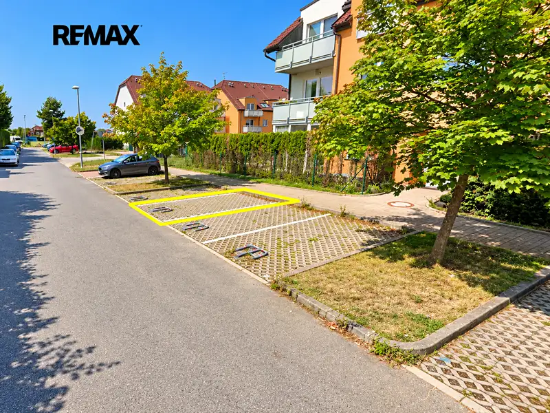 Pronájem garážového stání 12 m², Praha – náhled fotky 2