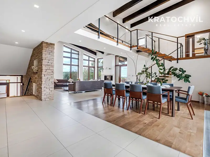 Prodej rodinného domu 674 m², pozemek 2276 m², Praha – náhled fotky 2
