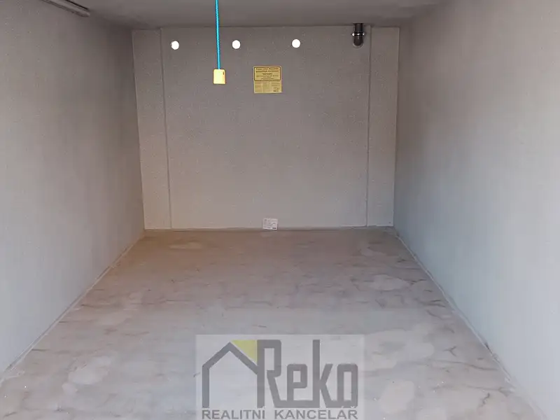 Pronájem garáže 16 m², Beroun – náhled fotky 2