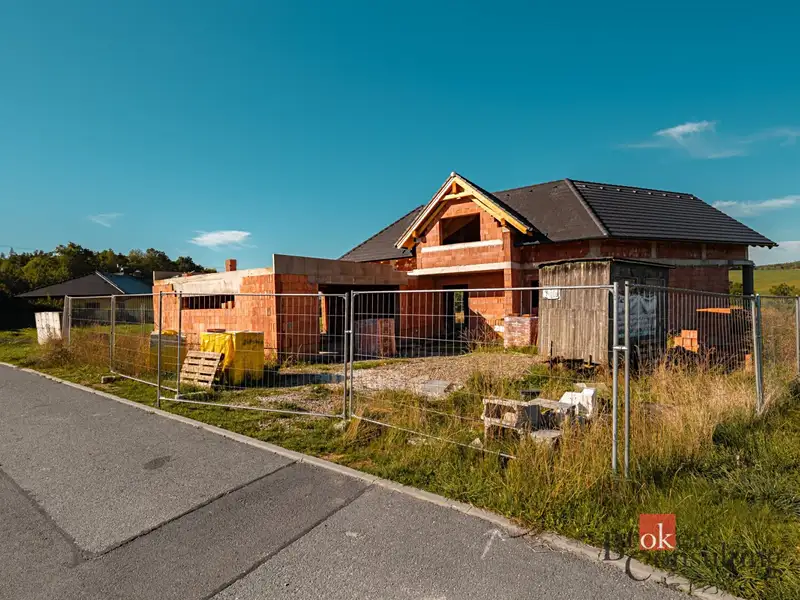 Prodej rodinného domu 212 m², pozemek 1759 m², Litohlavy – náhled fotky 3
