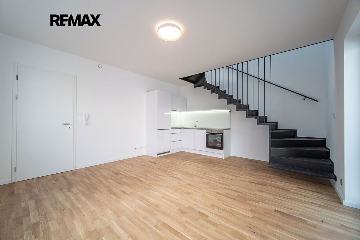 Prodej bytu 3+kk 63 m², Praha – fotka 1 z 3