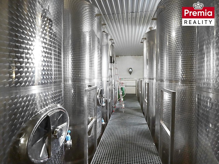 Prodej nemovitosti, 1 500 m² (34 z 38)