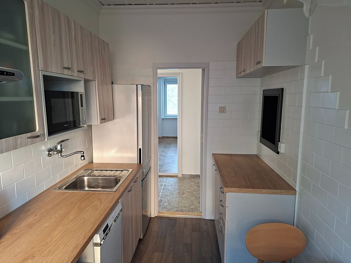Pronájem bytu 3+1 76 m² – fotografie 2