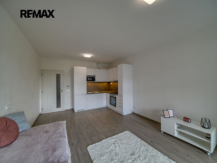 Pronájem bytu 1+kk, 32 m² (5 z 20)