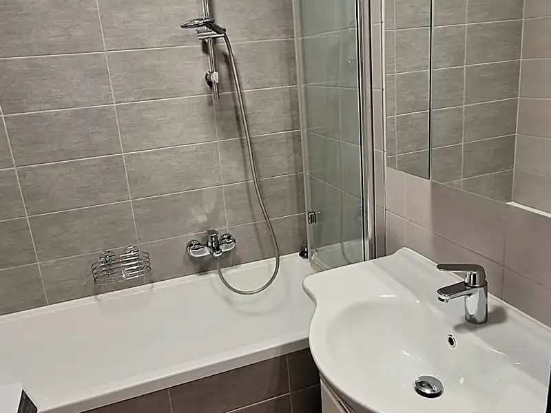 Pronájem bytu 3+1 74 m², Praha – náhled fotky 2