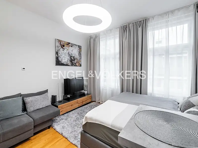 Pronájem bytu 1+kk 30 m², Praha – náhled fotky 2