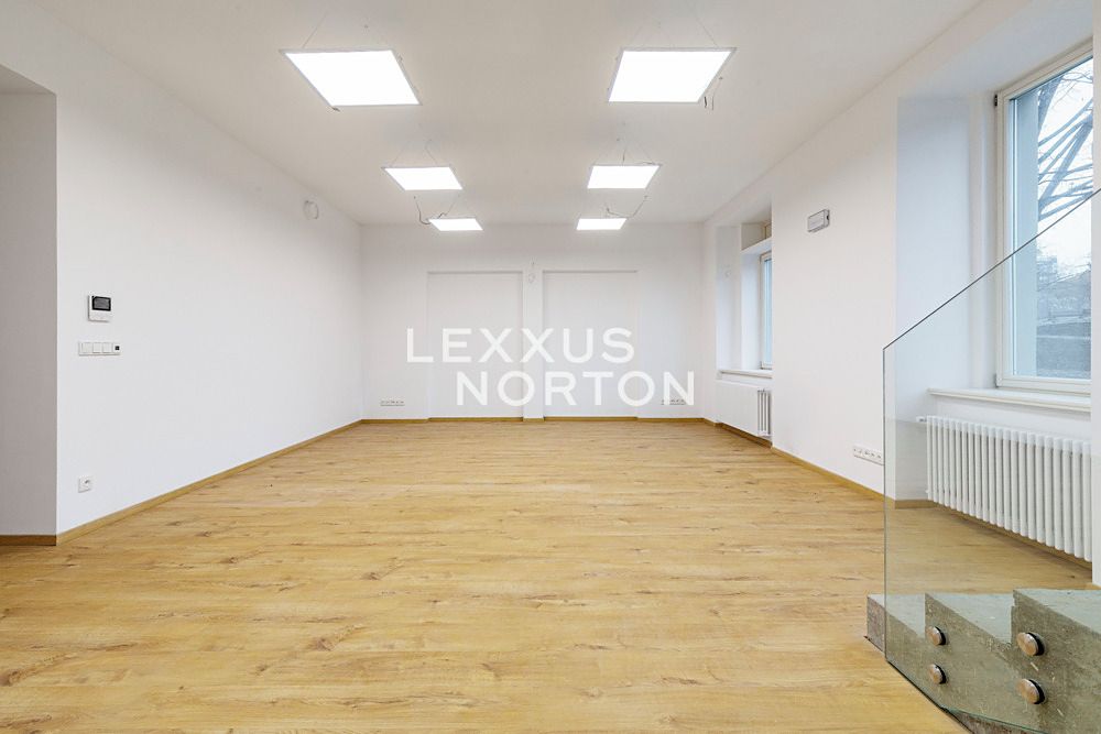 Pronájem obchodního prostoru 56 m², Praha – fotka 1 z 3