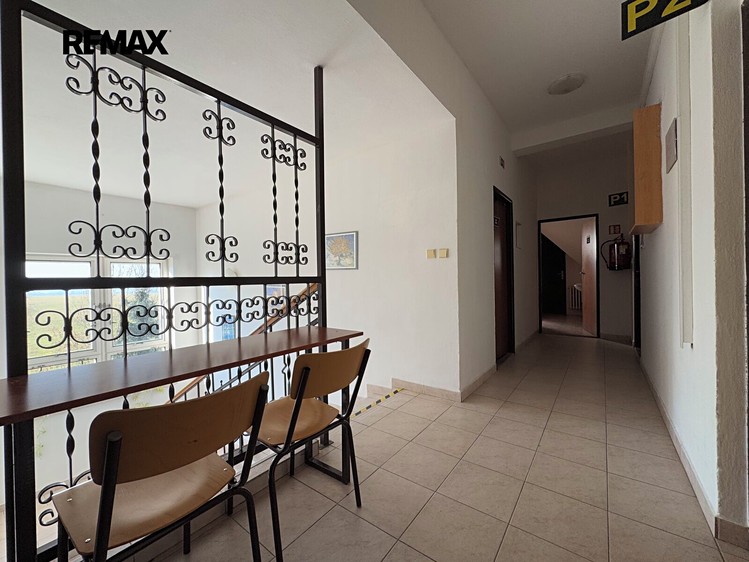 Комерційне приміщення на продаж, 900 м² (29 з 50)