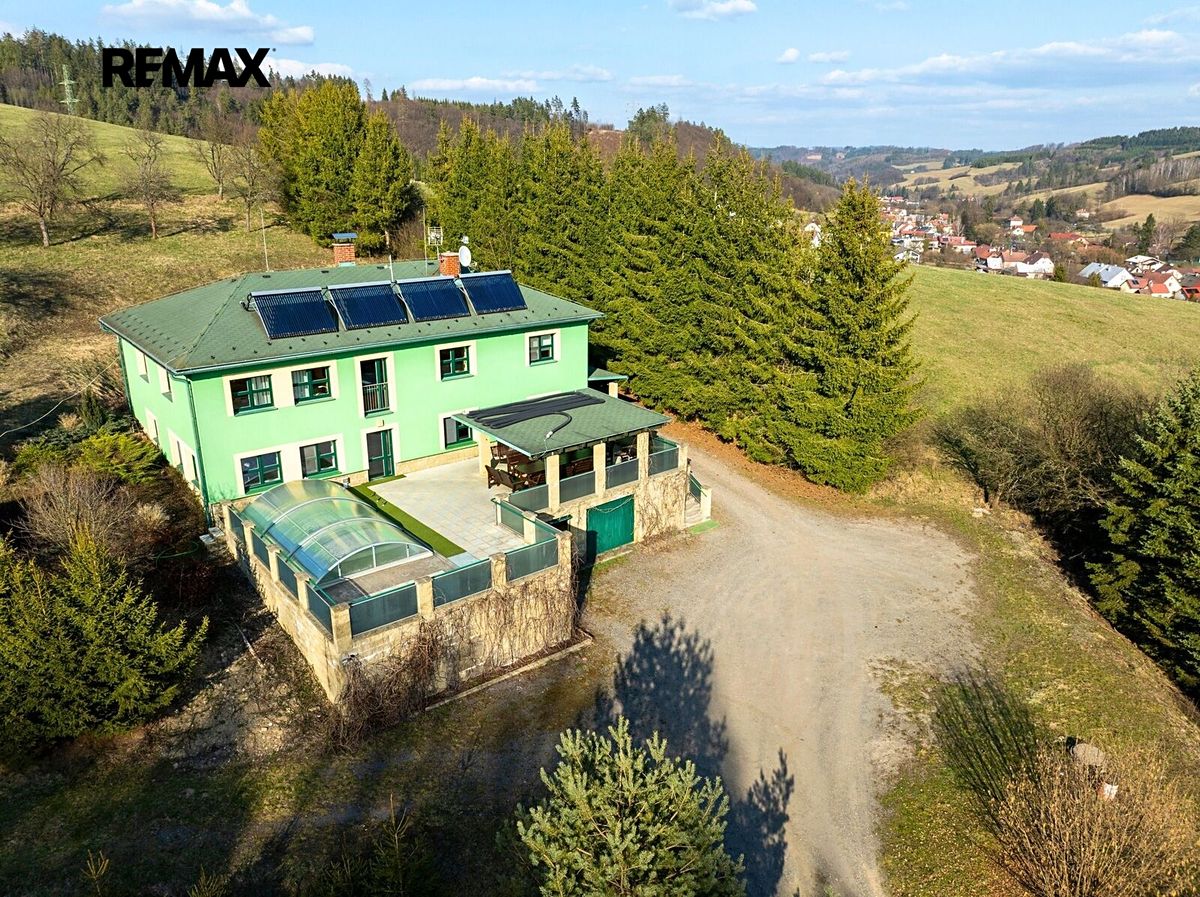 Prodej rodinného domu 525 m², pozemek 35000 m², Liptál – fotka 1 z 3
