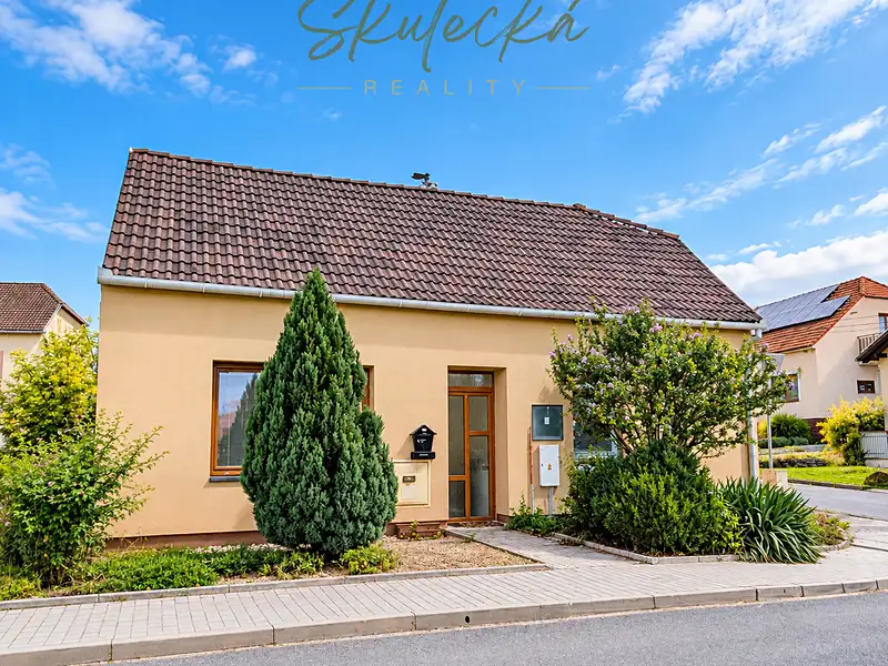 Prodej rodinného domu 196 m², pozemek 196 m², Bořetice – náhled fotky 1