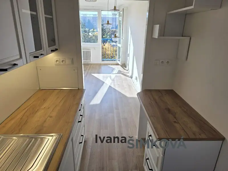 Pronájem bytu 2+kk 43 m², Praha – náhled fotky 3